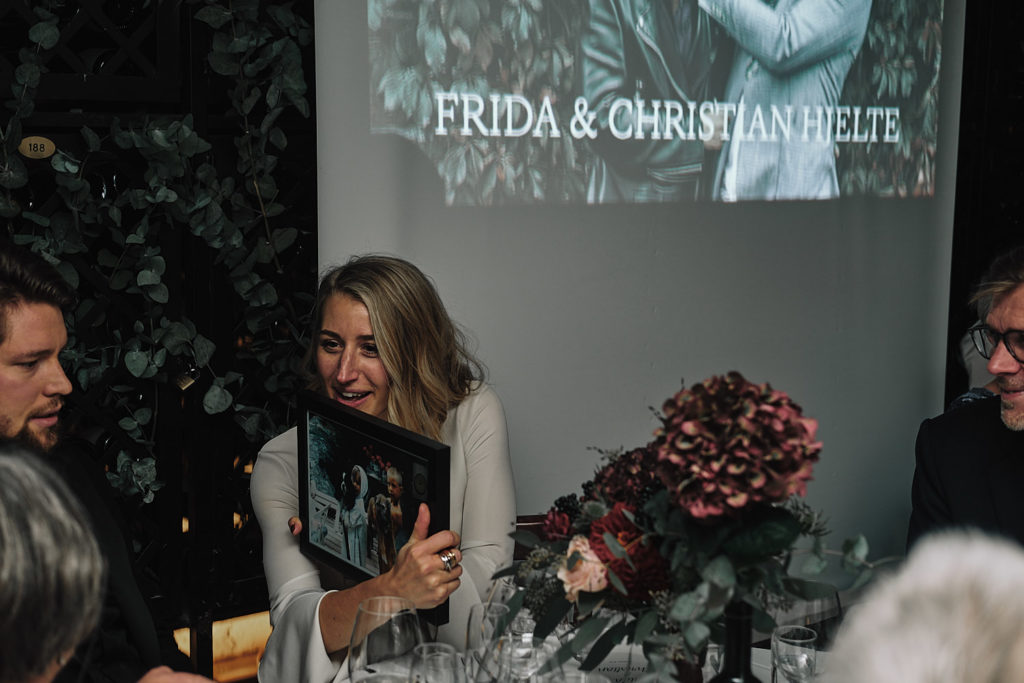 Brollop-stockholms-stadshus-fotograf-capra-pedersen