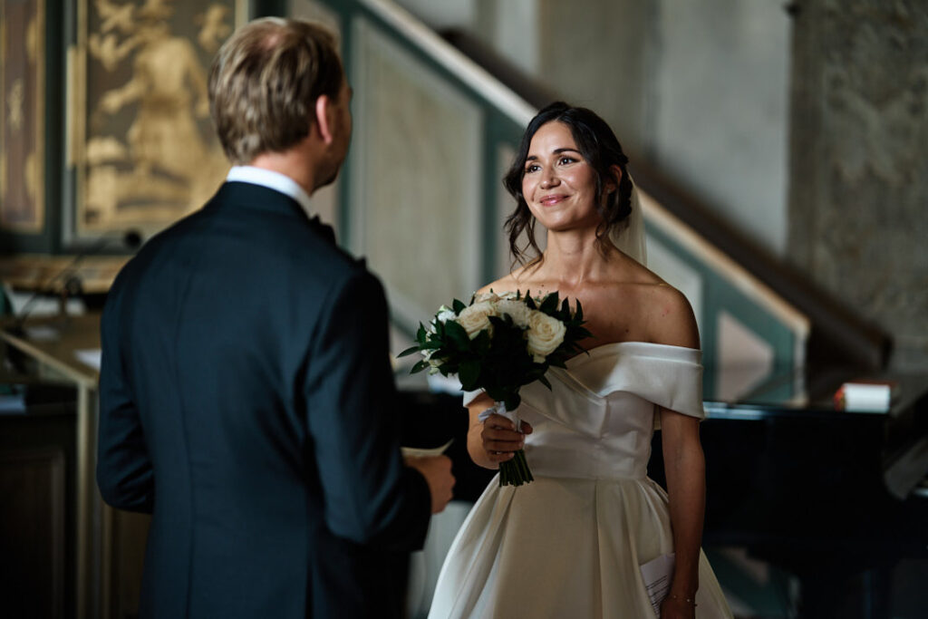 september-brollop-soderuna-fotograf-stockholm-sormland-capra-pedersen