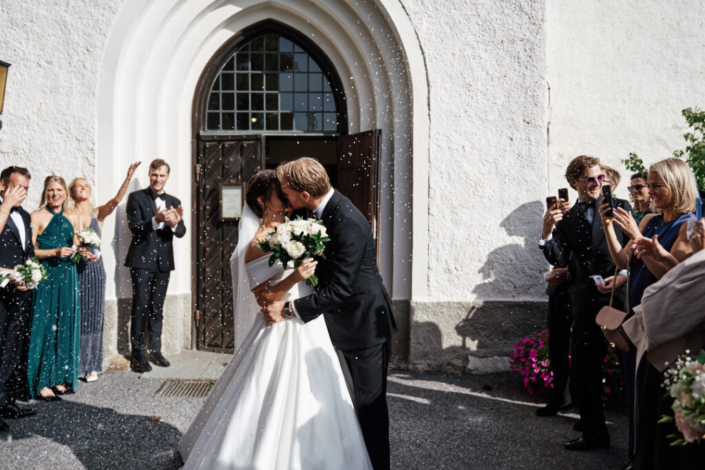 september-brollop-soderuna-fotograf-stockholm-sormland-capra-pedersen